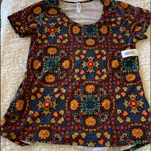 👚2 for$20👚 LuLaRoe Medium Classic T NWT - Picture 1 of 4